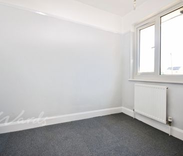 2 bedroom detached bungalow to rent - Photo 2