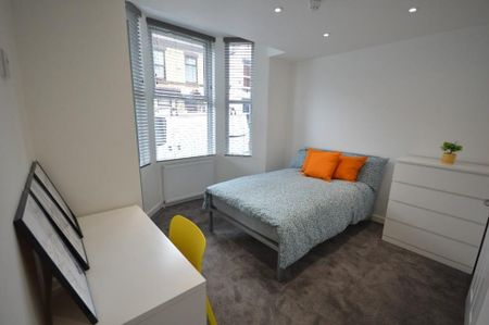 1 bedroom in a house share to rent - Photo 4