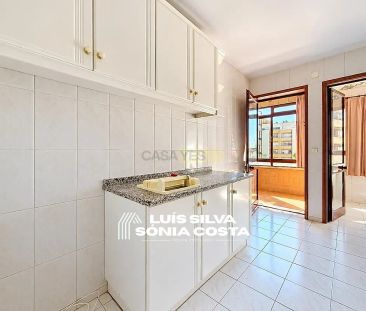Apartment T3 in Santa Maria da Feira, Travanca, Sanfins e Espargo, ... - Photo 2