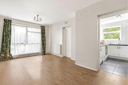 1 Bed Flat, Ian Court, SE23 - Photo 3