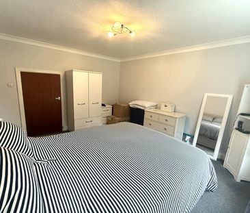 2 Bedroom Apartment To Let - Photo 5