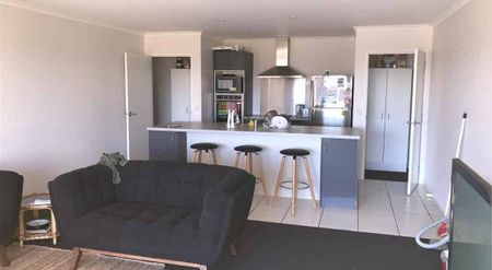 SPACIOUS ROOM WITH ENSUITE - Photo 5