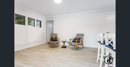 ✨ Modern Bayside Living – Walk to the Water! 🌊 - Photo 3