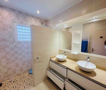 Location Maison 5 pièces 121m² LA POSSESSION 97419 - Photo 6