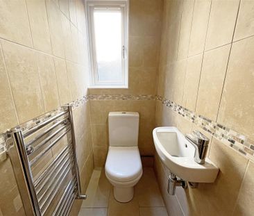 3 bedroom Semi-detached house to rent - Photo 1