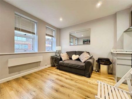 Trident House, Victoria Road, Farnborough, GU14 - Photo 3