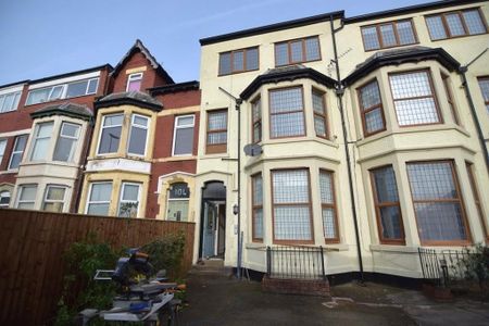 2 bedroom flat to rent - Photo 4