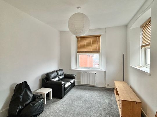 1 bedroom Spacious One Bedroom Flat to rent - Photo 1