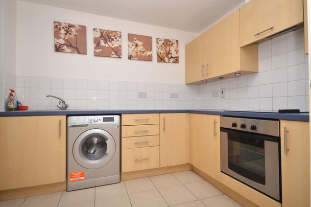 1 bedroom in a flat share to rent - Photo 1