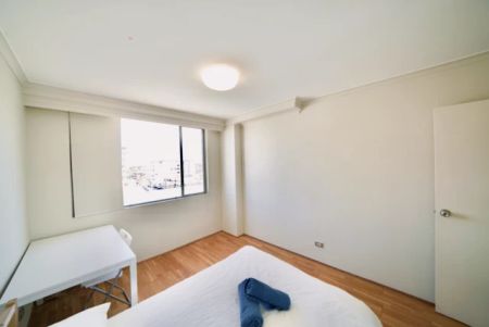42 Harbourne Road, Sydney - Photo 2
