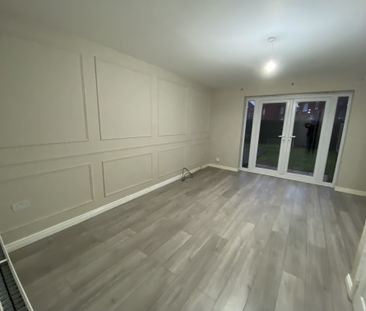 Robinson Road, Ellesmere Port - Photo 3