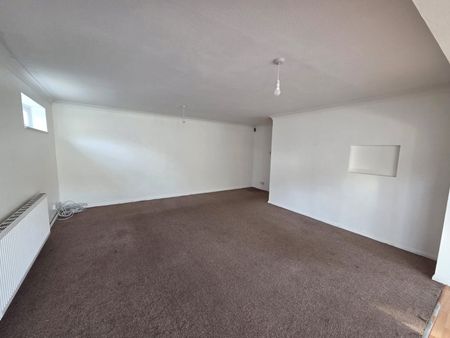 Spinis, Bracknell, Berkshire, RG12 - Photo 5