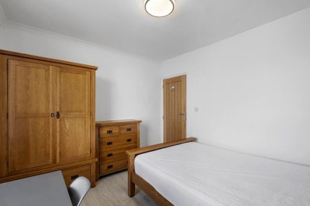 3 bedroom apartment to rent - Photo 3