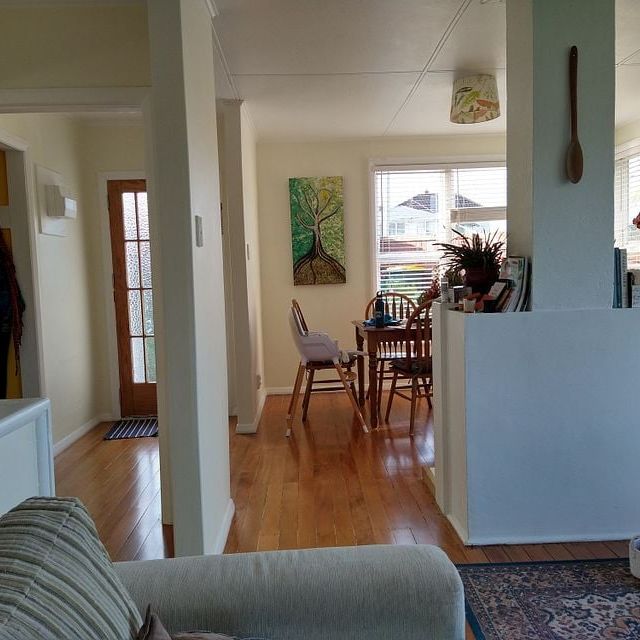Sunny 3-Bedroom Home with Lovely Gardens - Photo 1