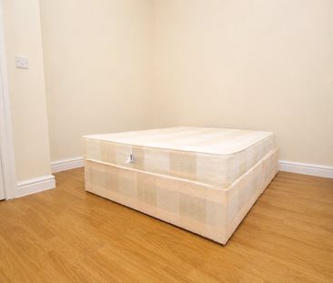 Manor Road, South Norwood, London, UK, SE25 4TD - Photo 2