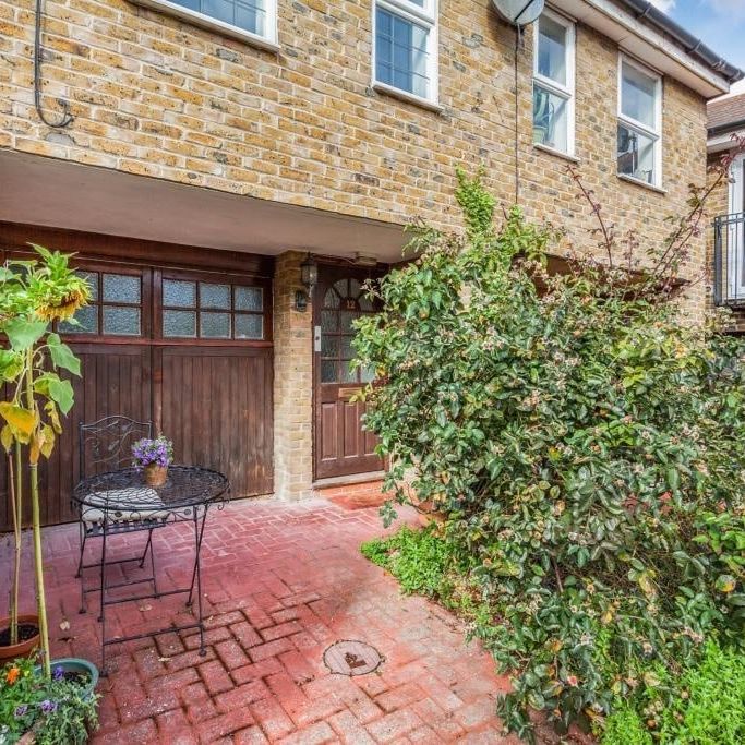 2 Bed Terraced House, Elmgreen Close, E15 - Photo 1