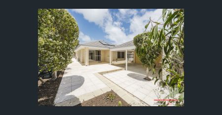 Coastal Convenience - Photo 3