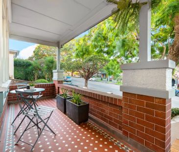 CHARMING HOME IN A PREMIUM SETTING - Photo 1