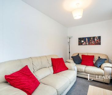 4 bedroom terraced house to rent - Photo 1
