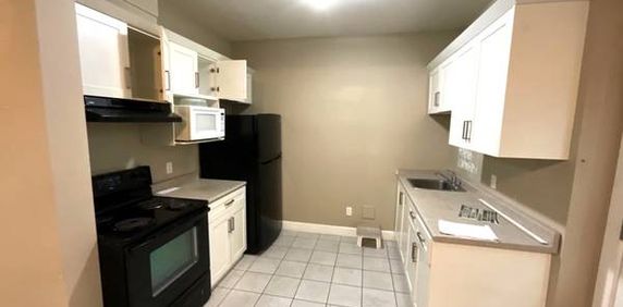Beautiful 1-bedroom, 1 bathroom basement for Rent (QK21) - Photo 2