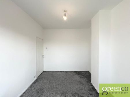 Ansdell Drive, Droylsden, Tameside, M43 - Photo 3