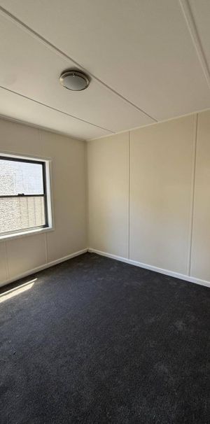 1 BEDROOM FULLY RENOVATED UNIT - Photo 1