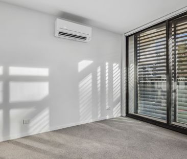 2-Bedroom Apartment with Rooftop Pool and Stunning Views in Gungahlin! - Photo 2