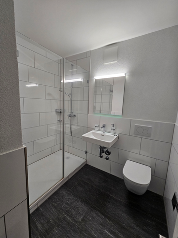 Grosszügige 2-Zimmerwohnung (saniert) - Photo 5