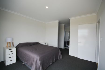 Madora Bay Coastal Lifestyle! - Photo 4