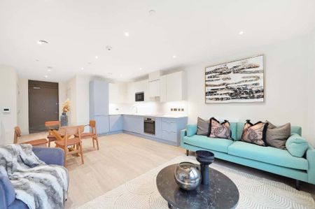 The Oakgate, KT22 7RZ, Surrey - Photo 5