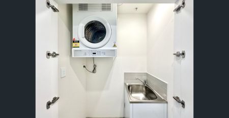 One Bedroom Apartment with sweeping views For Lease - Photo 4