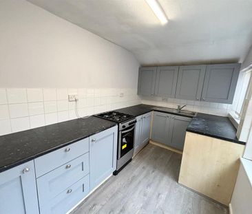 2 bedroom terraced house to rent - Photo 3