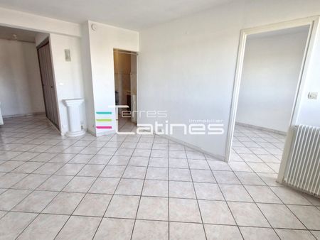 Location Appartement 2 pièces 40m² NIMES 30000 - Photo 2