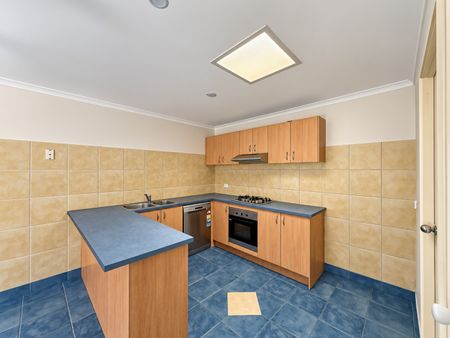 Charming Family Living in a Prime Burnside Location - Photo 3
