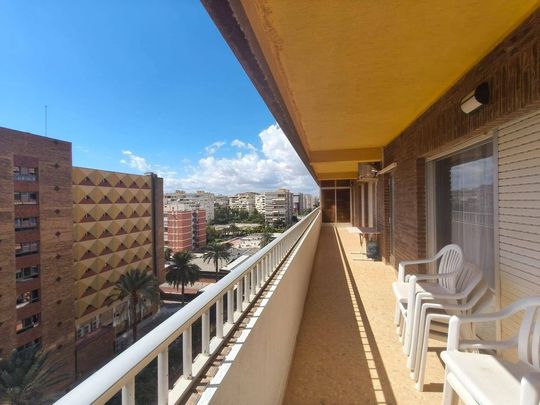 3 room luxury Flat for rent in Alicante, Spain - Photo 1
