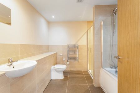 2 bedroom flat to rent - Photo 4