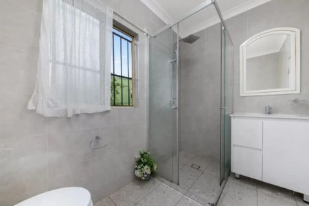 Well-Maintained 4-Bedroom Family Home - Photo 2