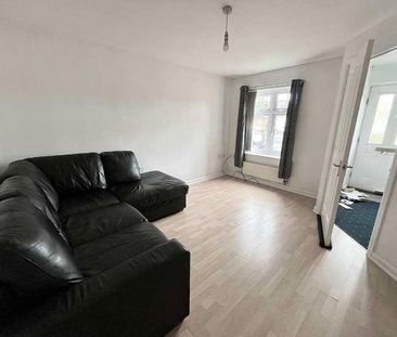 Chesters Avenue, Longbenton, NE12 - Photo 4