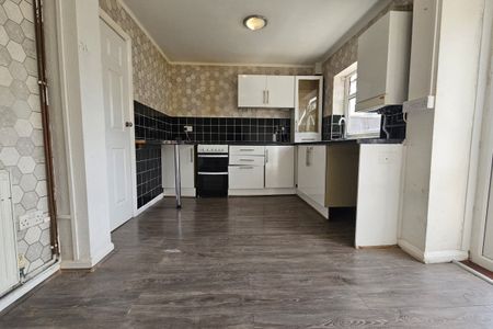 Parkeston Crescent - Photo 4