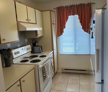 TRÈS BEAUX GRAND 4 1/2 BIEN SITUÉ - Photo 3