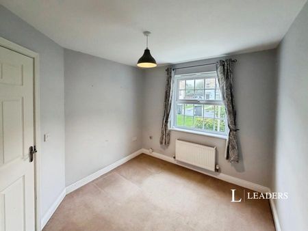 4 bedroom house to rent Squirrel Chase, Witham St. Hughs, Lincoln, Lincolnshire, LN6 - Photo 2