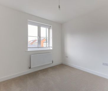 3 bedroom semi-detached house to rent - Photo 3