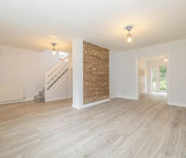 4 bedroom detached house to rent - Photo 3