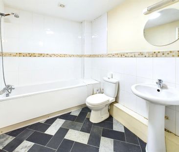 2 bedroom flat to rent - Photo 6