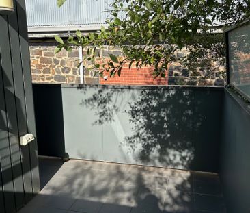 2/227 Albion Street, Brunswick, VIC 3056 - Photo 4