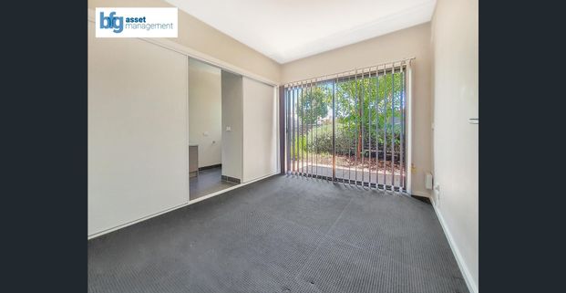 2 Bedroom Ground Floor Apartment With Courtyard! - Photo 1