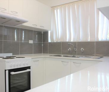 Renovated 2 Bedroom Unit - Photo 4