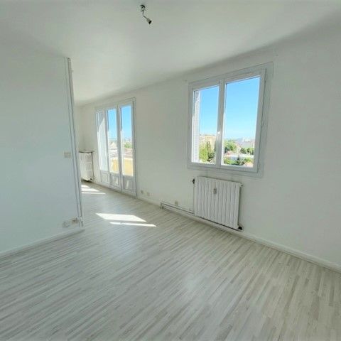 Location Appartement 4 pièces 77m² - Photo 1