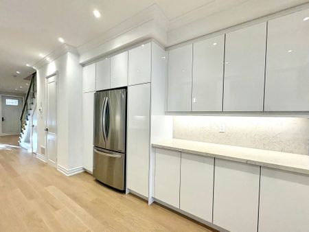 For Lease - 267 Symington Avenue, Toronto, Ontario - Photo 5