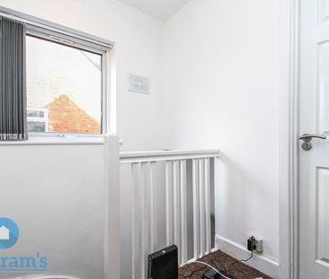 4 bed Semi-Detached House for Rent - Photo 2